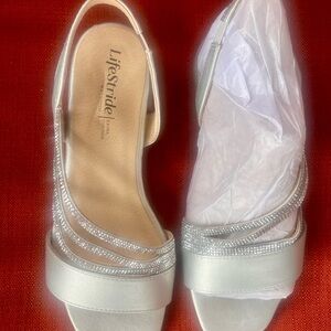 Life Stride Women's Shimmering Silver Sandals, New in box